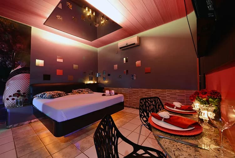 Suíte Provocante 39 - Disco, no Ele & Ela Motel
